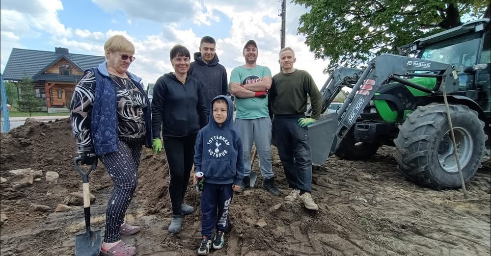 Aktywności społeczne - uporządkowanie terenu przt pętli autobusowej